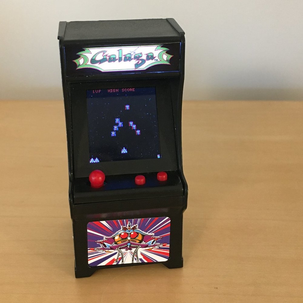 Galaga Tiny Arcade Cabinet Keychain w/Lightup Marquee Bandai 2018 Super Impulse